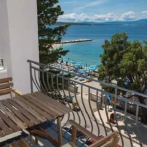 https://apartmani-plaza.primorje-gorskikotar.com