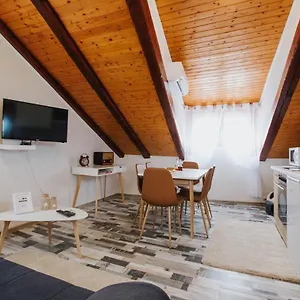 https://apartment-toma-trogir.hotels-in-trogir.com